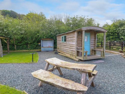 Brynrefail Casa | Llety Llanfair