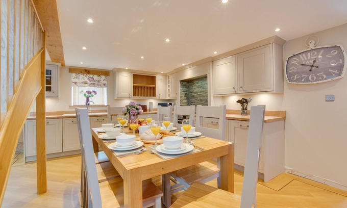 Llanycil Casa | Llety Llew Coch - Cuatro Habitaciones Casa, Capacidad 8