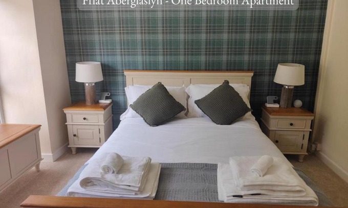 Beddgelert Casa | Llew Accommodation - The Townhouse