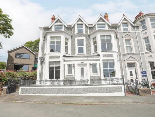 Criccieth Casa | Llwyn Onn