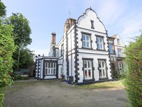 Pentraeth Casa | Llys y Graig