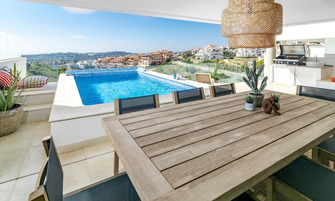 Marbella Apartamento | LMR- Luxury apartment, private pool. Families only
