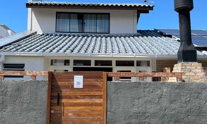 Pinheira Casa | Loft in Praia da Pinheira, with a charming mezzanine.