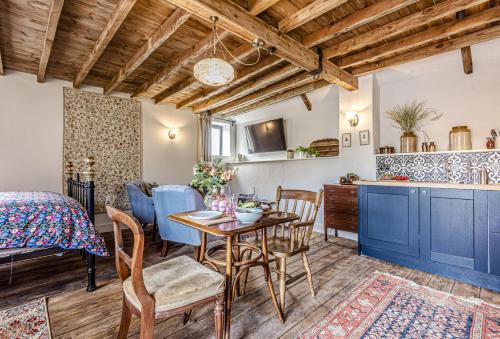 Bridport Casa | Loaf