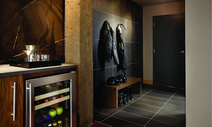 Fifth Ward Hotel | Local Brews Haven, 3 Custom Deluxe Town Queen Beds at The Iron Horse Hotel!