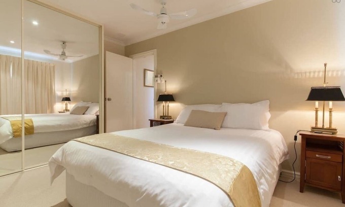 Booragoon Villa | Local Villa Flavour*Garden City*2BR Villa*Layman Park*