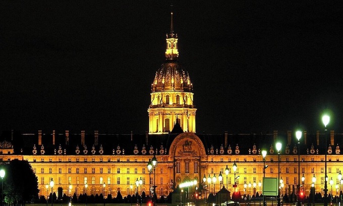 Quartier de l'Ecole-Militaire Apartamento | LOCATED BETWEEN INVALIDES AND SAINT-GERMAIN-DES-PRÉS - RUE DE SÈVRES – 2 BEDROOM