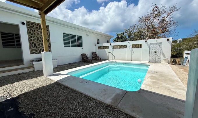 Florida Casa | Located close to Isabel Segunda Vieques, close to downtown 4 bedrooms w/pool.