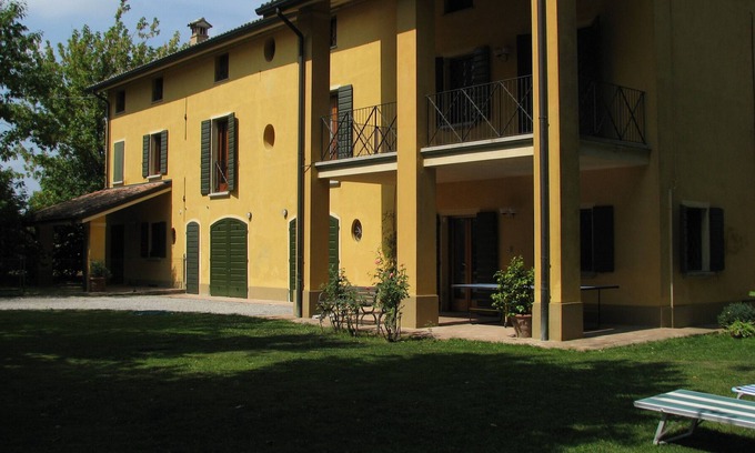 Reggio nell'Emilia Apartamento | Ubicado en una zona rural tranquila, a tiro de piedra de la ciudad.