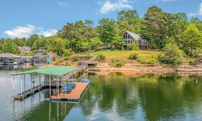 Arley Casa | Located in Arley! Great location with yearround water, boat slip