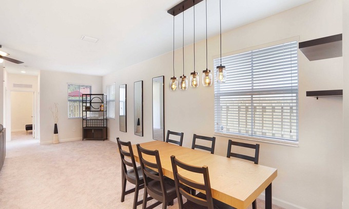 Seybold Casa | Located in Miami 20 minutes from everything.