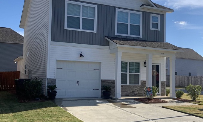 Oak Grove Casa | Located in safe community close to most attractions.