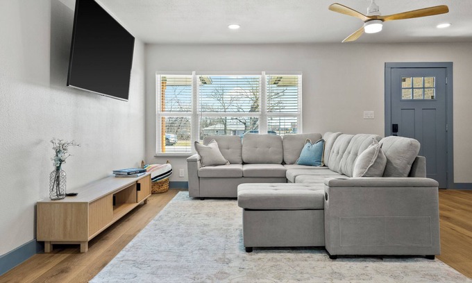 Melissa Casa | Located in the Heart of Melissa, TX a quick 2 minute walk to downtown