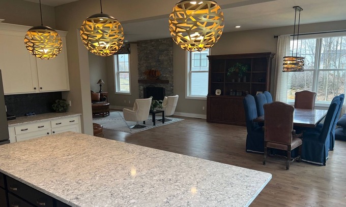 South Burlington Casa | Located in the quaint town of Shelburne. Newly built and absolutely immaculate