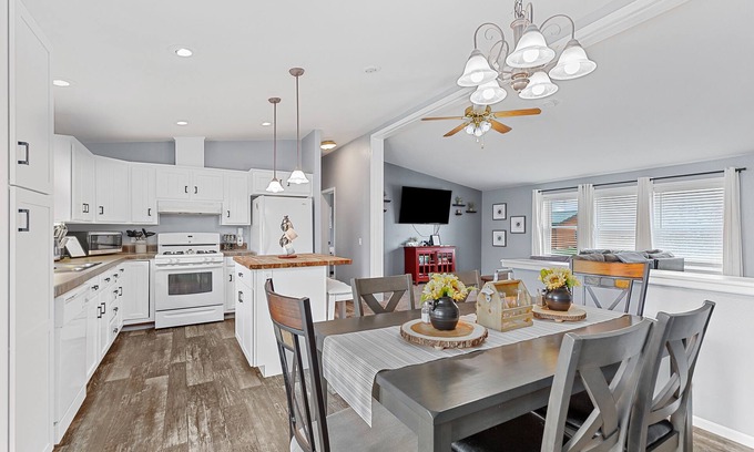Hermosa Casa | Located near Mt. Rushmore, the Black Hills, Badlands National Park & more!!