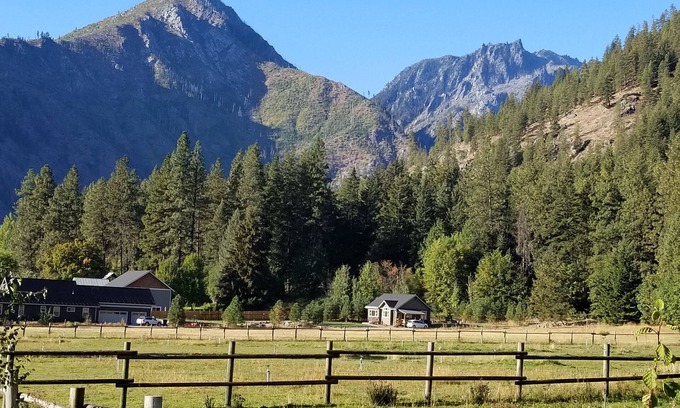 Leavenworth Cabina | HUÉSPEDES DE OCTUBRE: CAPTURA LA TRANSFERENCIA GRATUITA AL FINAL DE LA CONDUCCIÓN