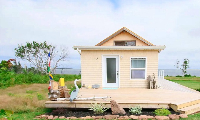 York Cabaña | Located on PEIs famous north shore this is the perfect getaway & relaxation spot