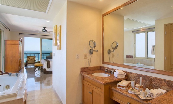 Puerto San Carlos Complejo | Located on the pristine medano beach