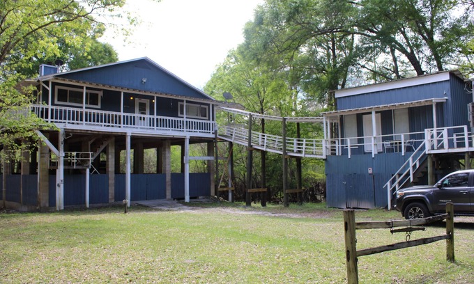 Branford Casa | Located on the Santa Fe River perfect for boating & tubing on the Ichetucknee.