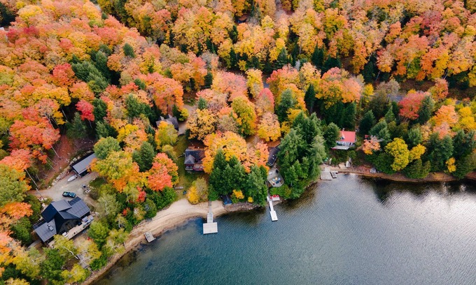 Eagle Lake Cabaña | Located right by Sir Sam's Ski & Bike - Let the adventures begin!
