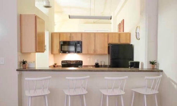 Wholesale District Condominio | UBICACIÓN: 2br 2ba Condo en el corazón del centro de Indy
