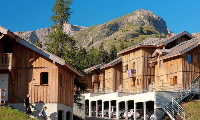 Saint-Etienne-en-Devoluy Condominio | Location au Pied des Pistes à 600m du Centre de la Station | Accès Piscine