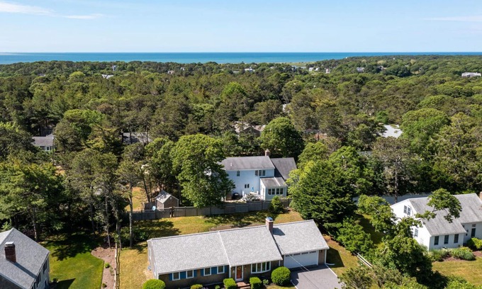 South Chatham Casa | Location, Location, Location!