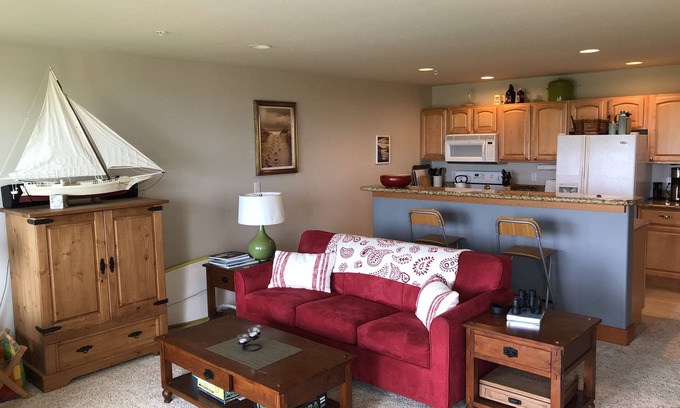 Westport Condominio | ¡Nuevo listado! Hermosa escapada a la playa, a pasos del mar y la hierba de las dunas!