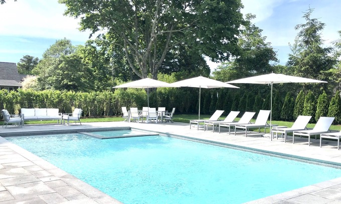 Chatham Casa | ¡Ubicación! Piscina y spa! 4BR con 2 Master Suites, a pie de la ciudad / playa / Chatham Bars Inn
