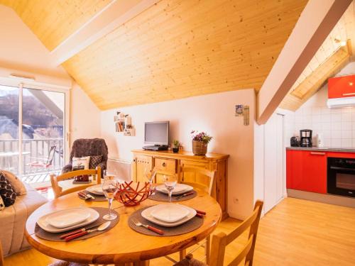 Vielle-Aure Apartamento | Location T3 Vielle-Aure - 6 pers, Balcon, Parking, Proche Télécabine & Thermes - FR-1-296-373