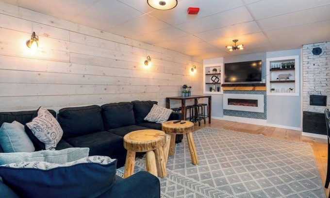 Stowe Village Historic District Apartamento | Location! This Stunning 2 Bedroom on Main Street.