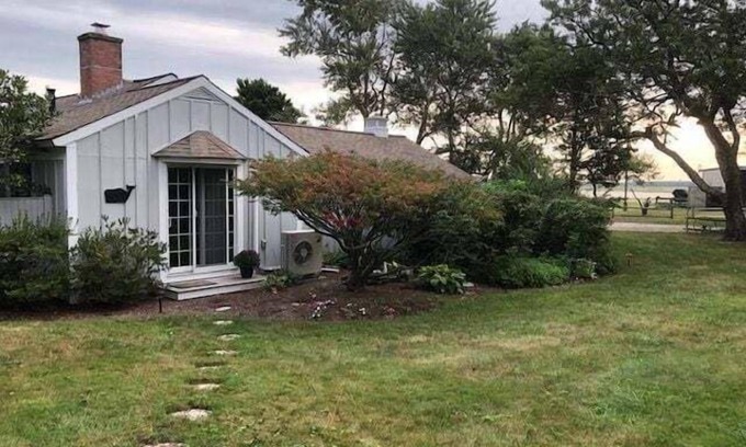 Barnstable County Apartamento | Location - Walk to Beach - Pool Access - Waterviews
