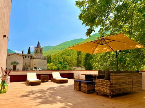 Scopoli Casa | Locazione Turistica al Castello di Scopoli, situata tra Pale e Rasiglia sulla via Francigena a due passi da Sellano Foligno Assisi e Spoleto