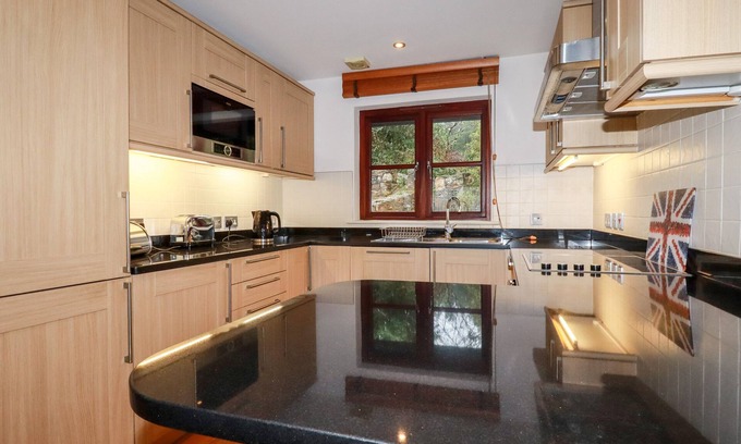 St Wenn Cabaña | LODGE 22 CHERRY, family friendly, with pool in Wadebridge