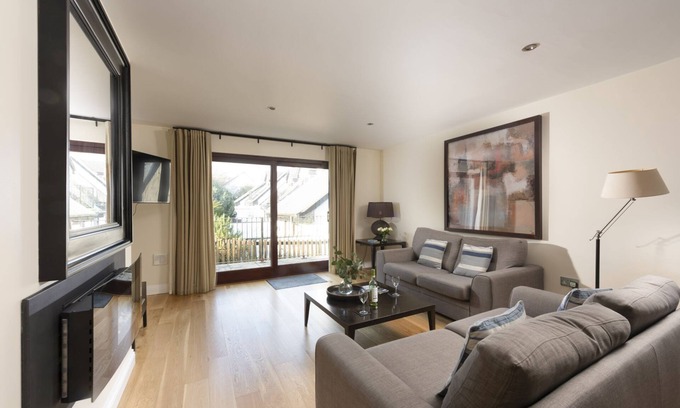 St Wenn Casa | Lodge 25, Hustyns - a lodge that sleeps 6 guests in 3 bedrooms