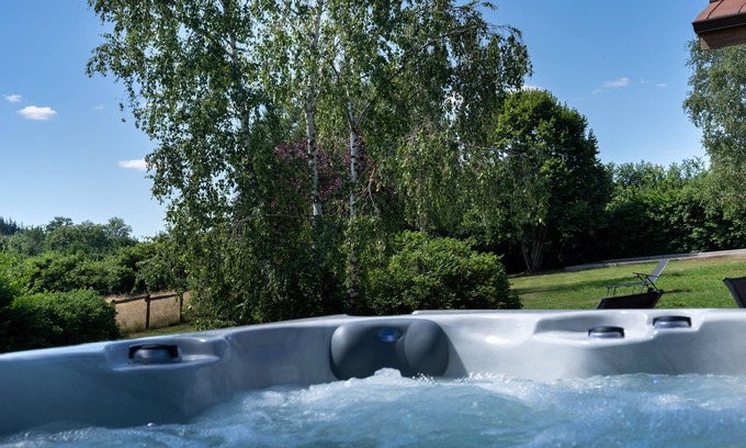 Brazey-en-Morvan Chalet De Esquí | Lodge Erable SPA Panoramic sauna view of the Morvan mountains peaceful setting
