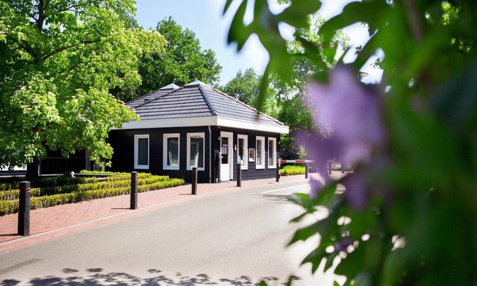 Oirschot Chalet De Esquí | Lodge en Brabante con terraza cubierta