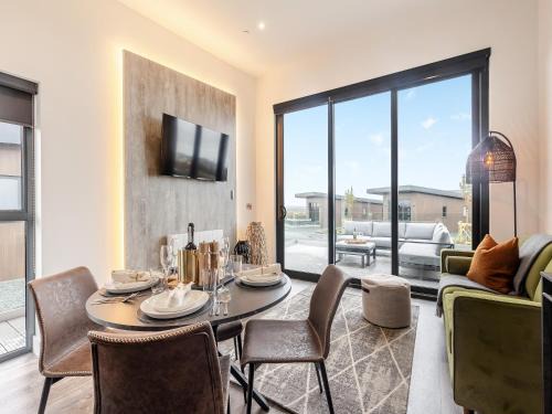 Llangefni Casa | Lodge Two - Uk42795