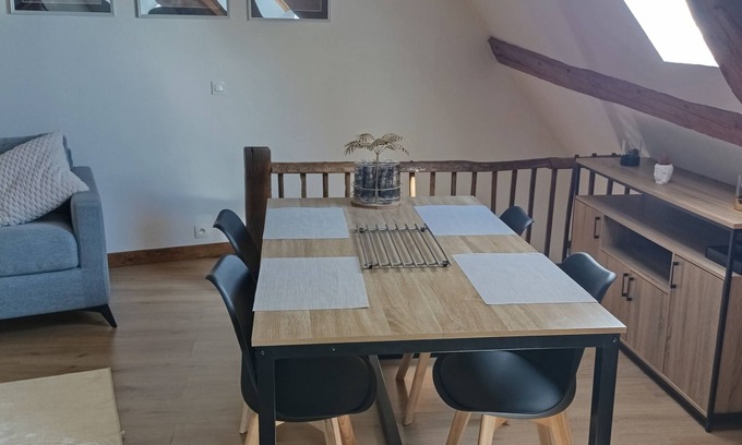 Chateauneuf-en-Thymerais Apartamento | Lodging Downtown Châteauneuf-en-Thymerais