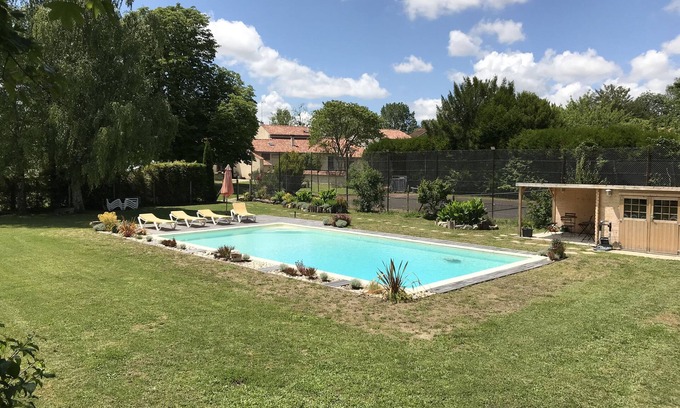 Saint-Sever-de-Saintonge Cabaña | Alojamiento en el parque, situado entre Saintes y Cognac