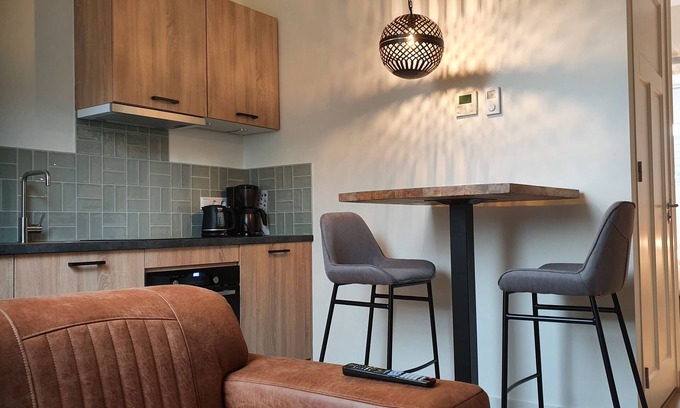 Leidschendam Apartamento | Lodging 2: Luxury 2 person apartment.