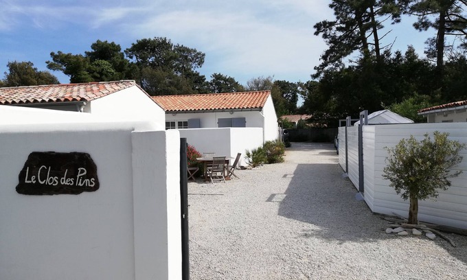 Rivedoux-Plage Cabaña | ALOJAMIENTO PARA 4 PERSONAS, 2 DORMITORIOS, PATIO PRIVADO, PISCINA CLIMATIZADA, APARCAMIENTO PRIVADO