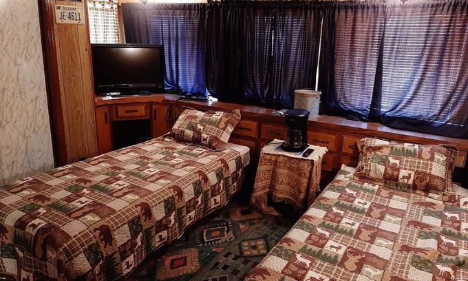 Kingston Casa | Alojamiento para viajes guiados de Striper. $ 40 / noche. Duerme dos.