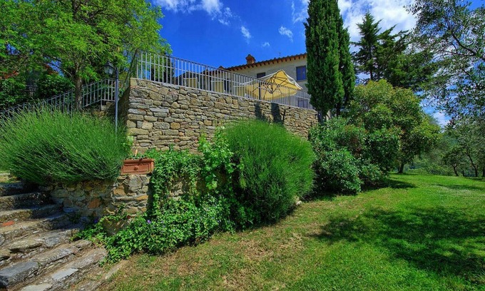 Greve in Chianti Apartamento | Lodging in San Polo,Chianti,pool,terrace,barbecue,al fresco dining,Wi-Fi,sleep 5