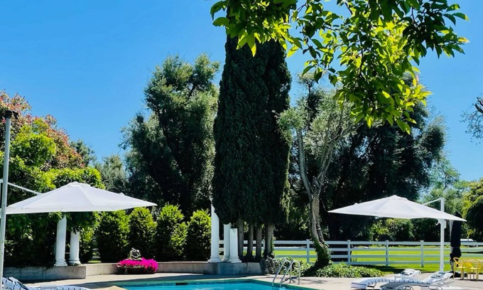 Victor Cabaña | Lodi Winery Estate Cottage - Kitchenette, Pool, on Mokelumne River