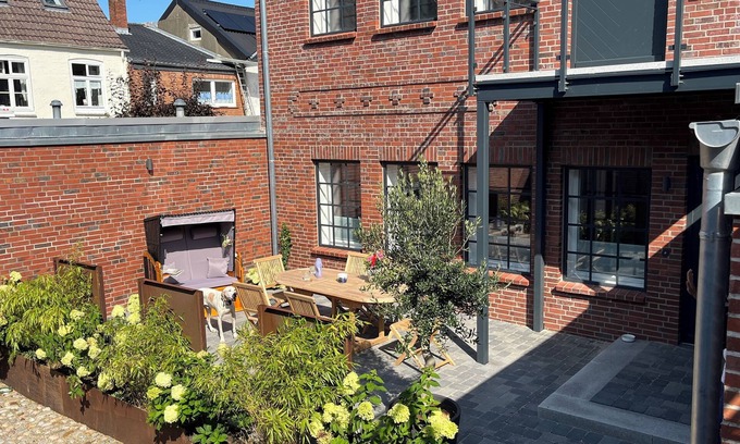 Friedrichstadt Apartamento | Loft 1 with large terrace and beach chair