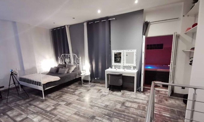 4th Arrondissement Condominio | Loft 100 M2 Avec Jacuzzi, Sauna, à 10 Minutes du Vieux Port.marseille 4 ème