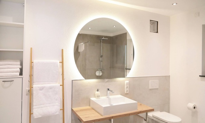 Treis-Karden Apartamento | Loft 3 with covered balcony and fantastic panoramic view of the Moselle, near Elz Castle
