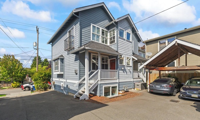 Squire Park Casa | LOFT 3b2b~Free parking!~Stadiums&DT 10mins