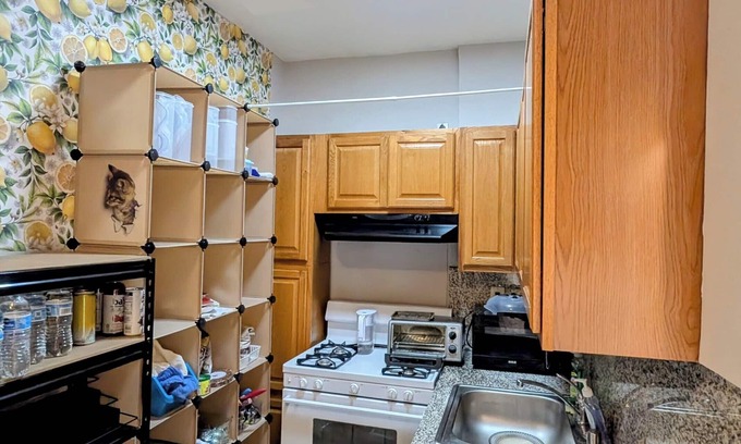 Burlingame Apartamento | Loft apartment in charming downtown Silicon Valley. Restaurant Paradise.